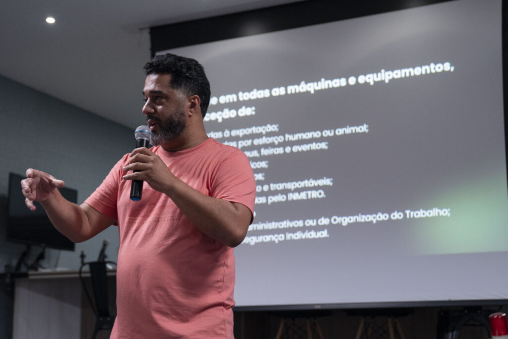 Fotografias dos treinamentos realizados às equipes da CetroX durante o mês de dezembro.