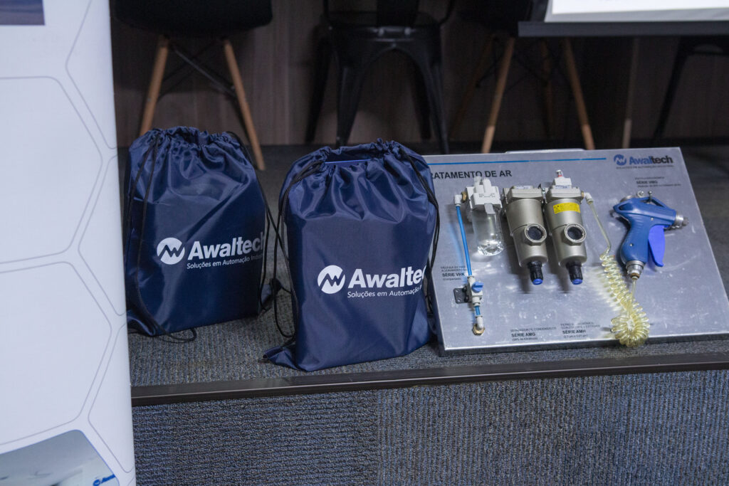 Fotografias dos treinamentos realizados às equipes da CetroX durante o mês de dezembro.