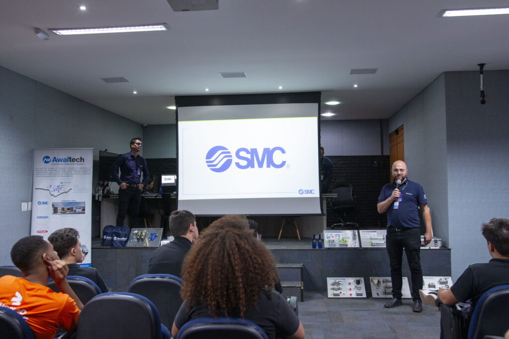 Fotografias dos treinamentos realizados às equipes da CetroX durante o mês de dezembro.