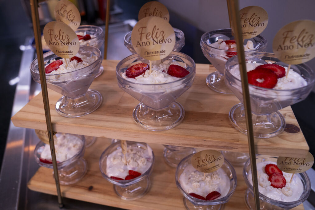 Fotografias dos colaboradores, das comidas e da decoração do Restaurante Cetro durante o Almoço de Encerramento de 2025.