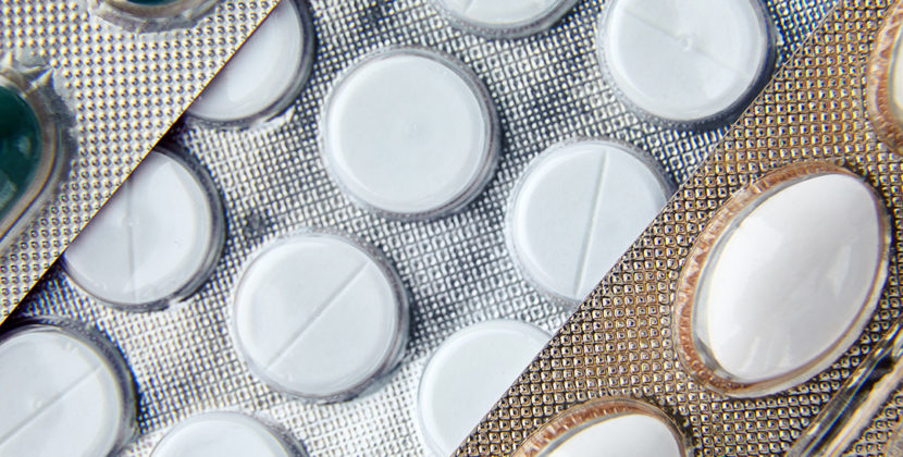 Fotografia em close de comprimidos representando a Indústria de Fármacos brasileira.