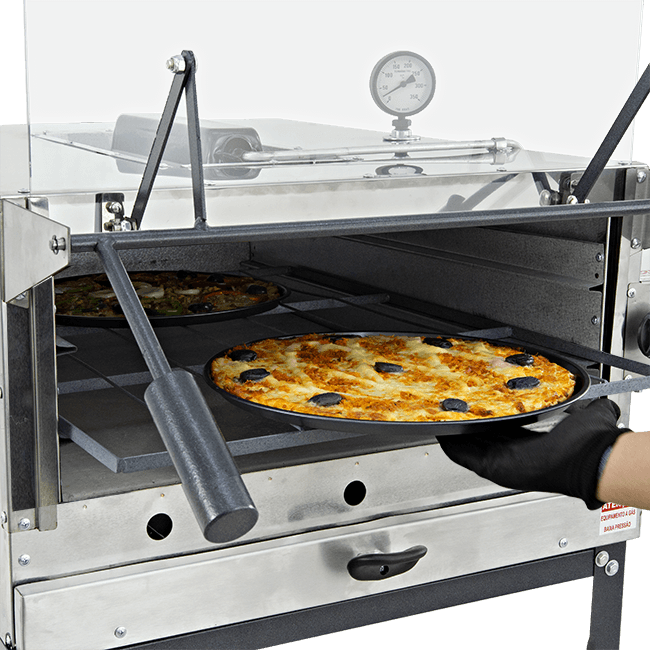 Fotografia de uma Forno de Pizza da Cetro, representando maquinários capazes de auxiliar empreendedores do ramo alimentício a alavancarem suas vendas durante as oportunidades do Calendário de Vendas 2023.