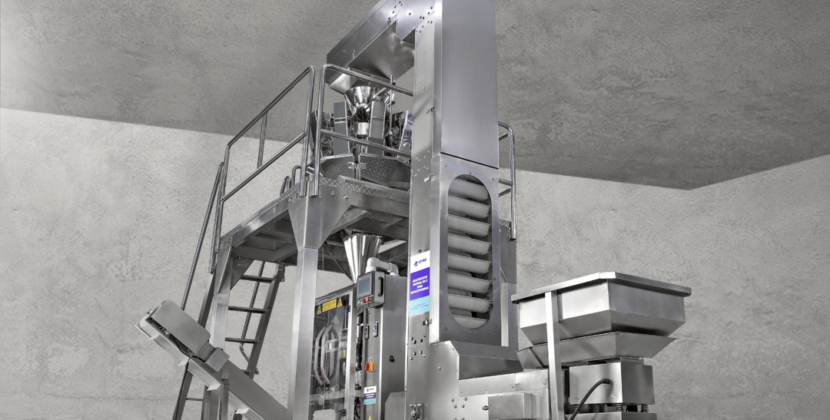 Foto da Empacotadora Multicabeçote com 10 Balanças CAPM 420 W-10000 da Cetro no estande da empresa na Fispal Tecnologia 2023.