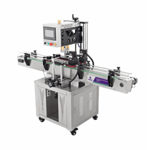 Fotografias da Rosqueadora Automática em Linha CARCM S e da Rotuladora Automática CALM S da Cetro, como exemplo de máquinas para body splash.