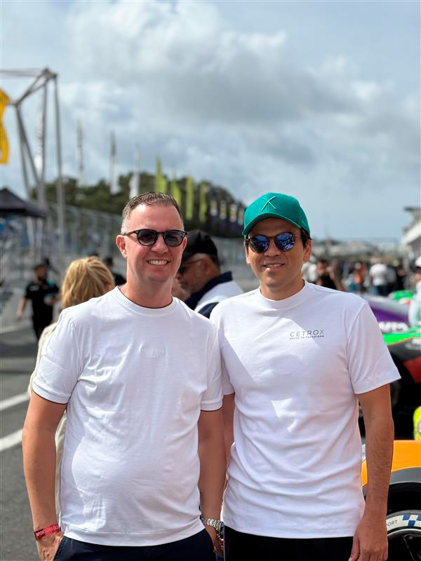 Fotografias de Léo Mello, Executivos de Vendas da CetroX e clientes convidados passeando por Portugal durante a Porsche Cup.