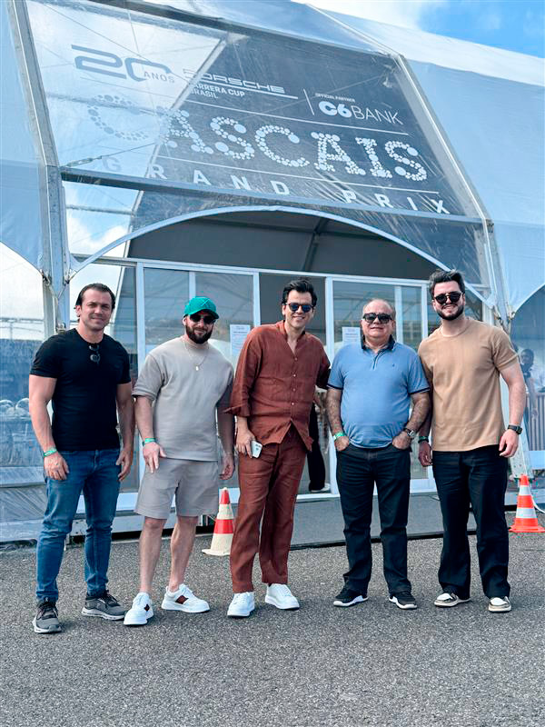 Fotografias de Léo Mello, Executivos de Vendas da CetroX e clientes convidados na Porsche Cup.