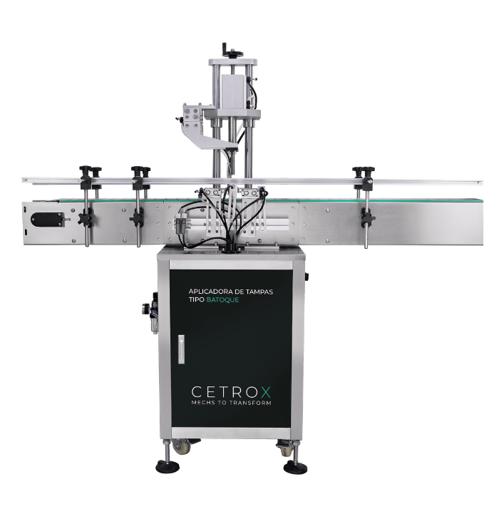 Fotografias de uma Envasadora com Mixer e Aquecimento e uma Rosqueadora e Aplicadora de Tampas da Cetro, ideias para produtos lácteos.