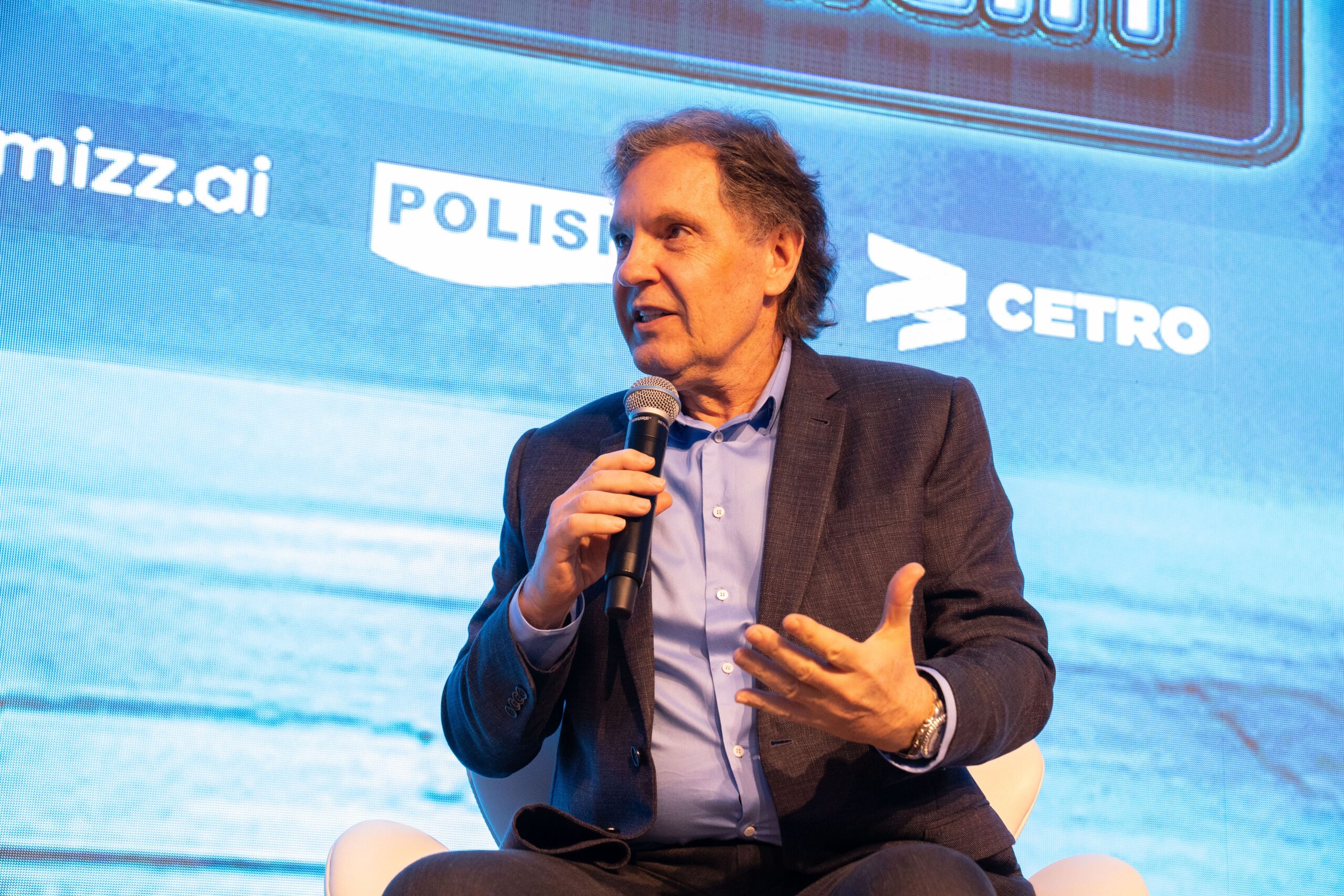 Fotografias dos palestrantes e dos participantes do evento Jornada Next.