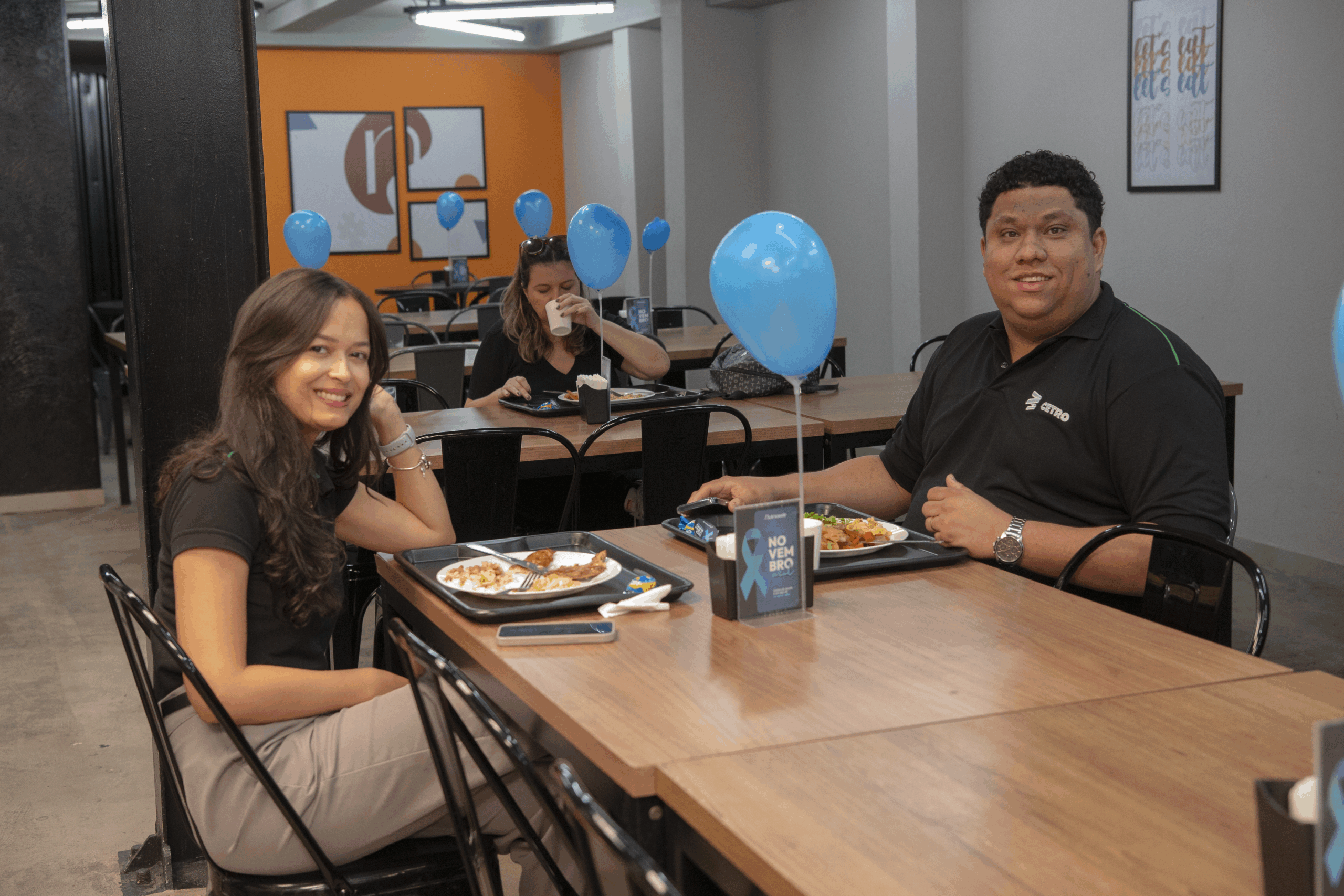 Fotografias dos pratos e da decoração do almoço temático da Campanha Novembro Azul e dos colaboradores no Restaurante Cetro.