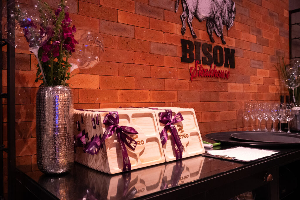 Registros fotográficos dos líderes durante o jantar do Leaders’ Connection 2025 da Cetro.