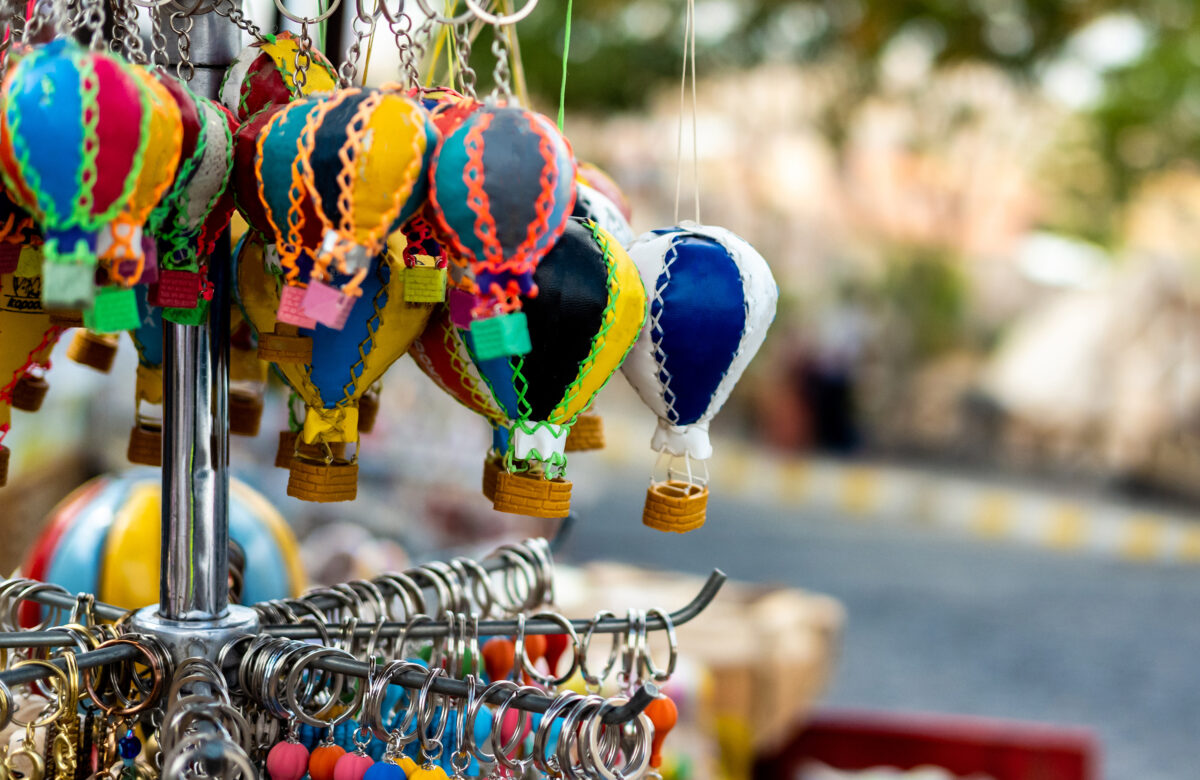 Lucre com souvenirs turísticos!