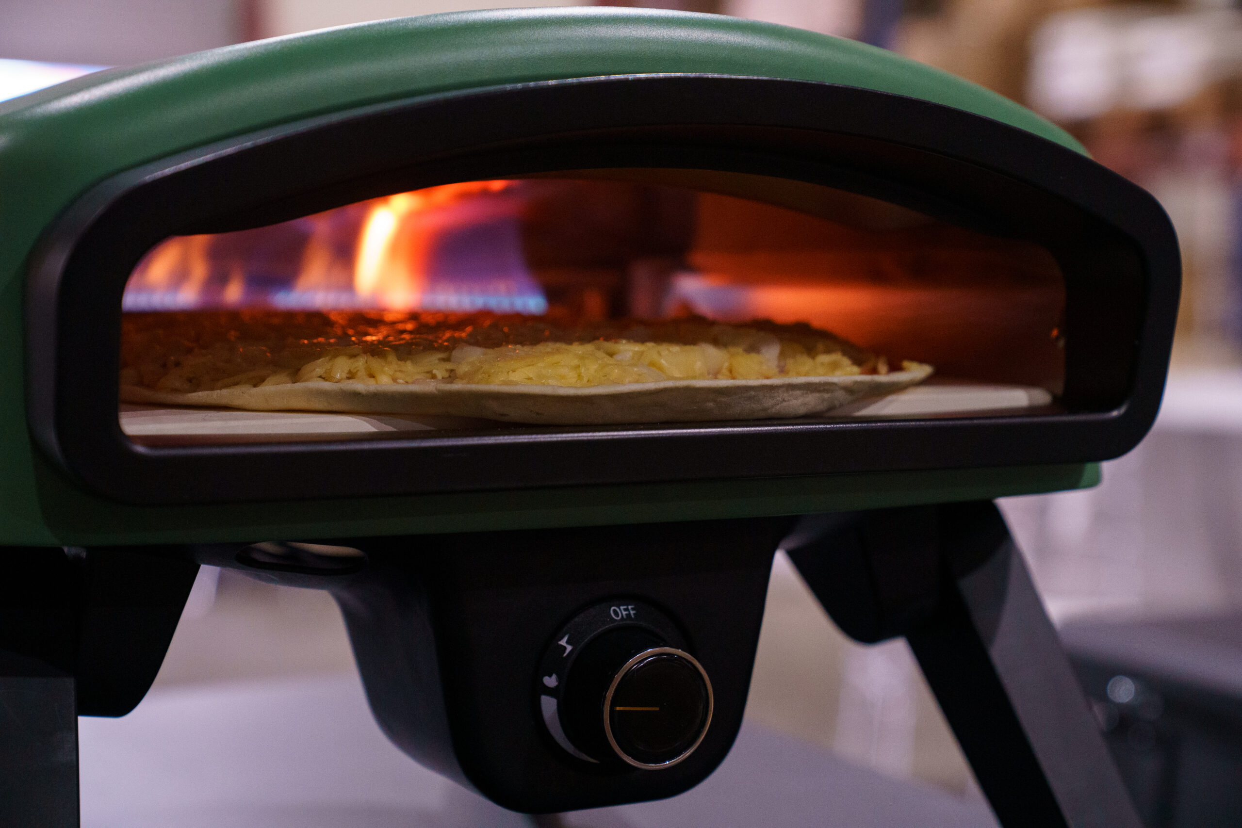 Fotografias dos colaboradores durante a comemoração de 1 ano do Centro de Distribuição da Cetro.