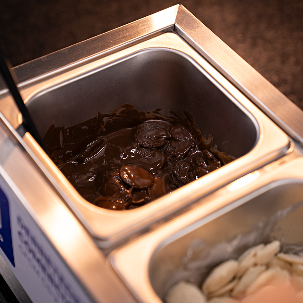 Imagens da Derretedeira de Chocolate com 2 Cubas da Cetro.