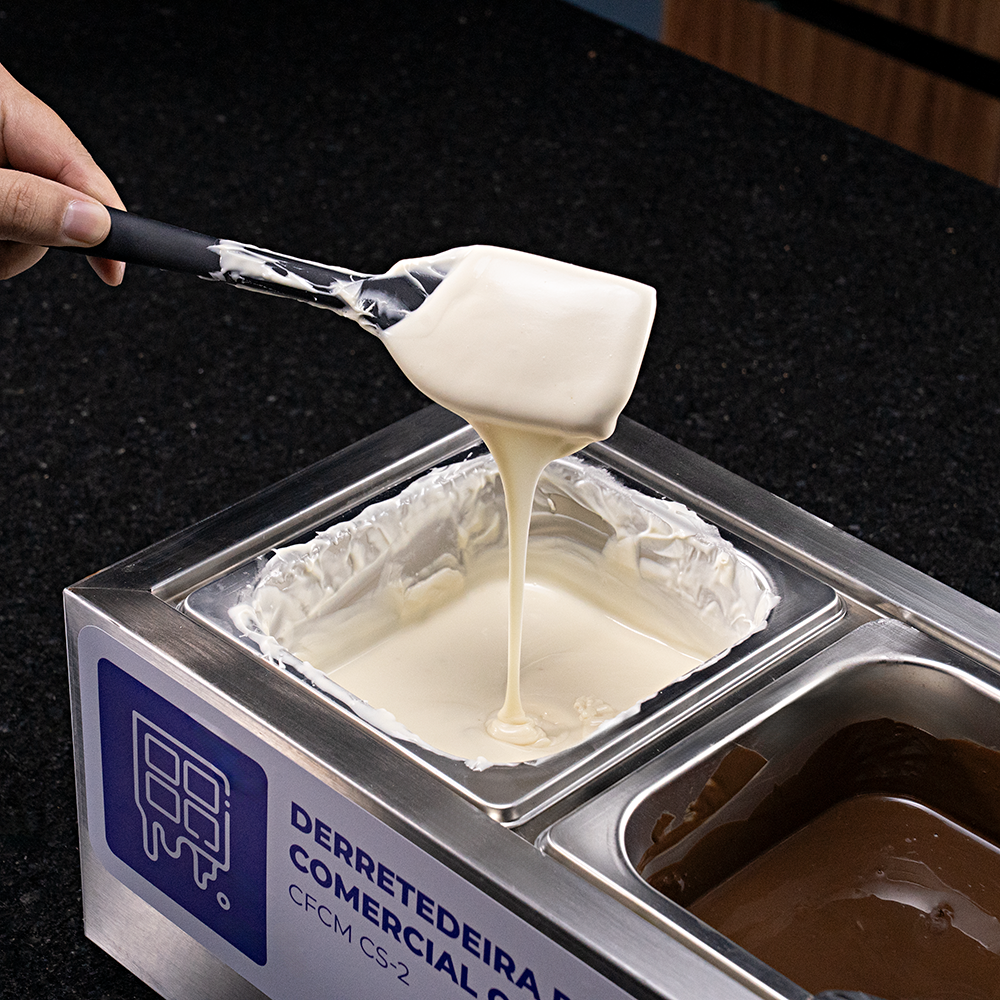 Imagens da Derretedeira de Chocolate com 2 Cubas da Cetro.