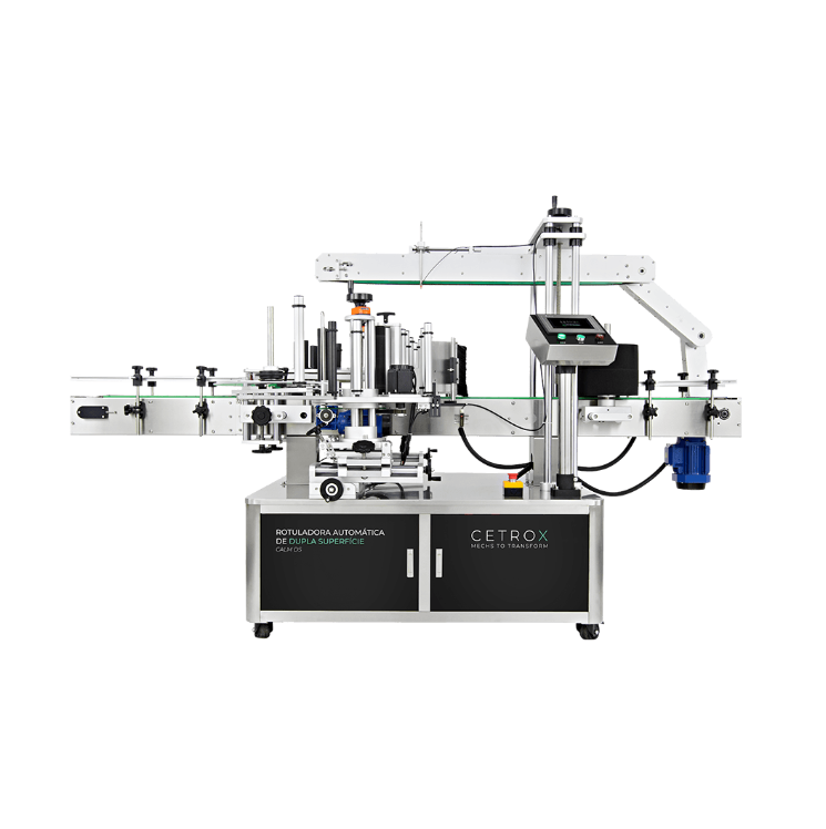 Fotografias da Rotuladora Automática de Dupla Superfície CALM DS e de uma garrafa de vidro rotulada por ela.