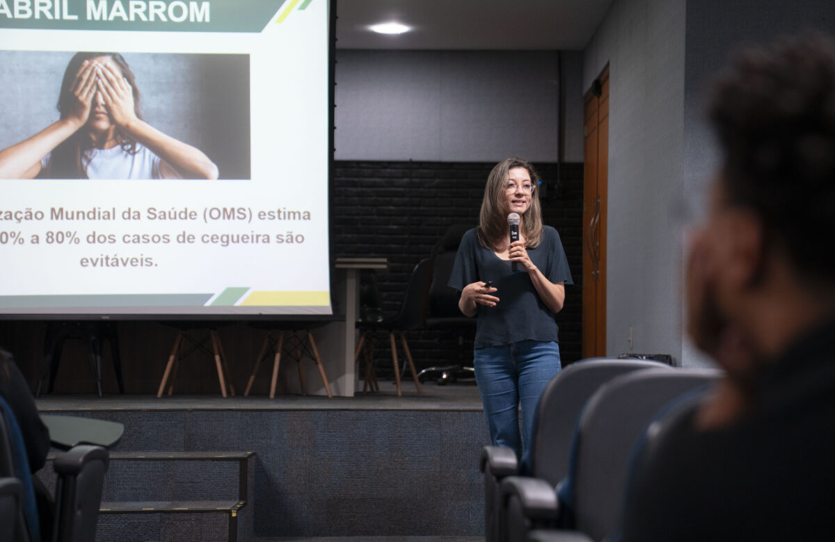 Abril Marrom e o cuidado com a visão