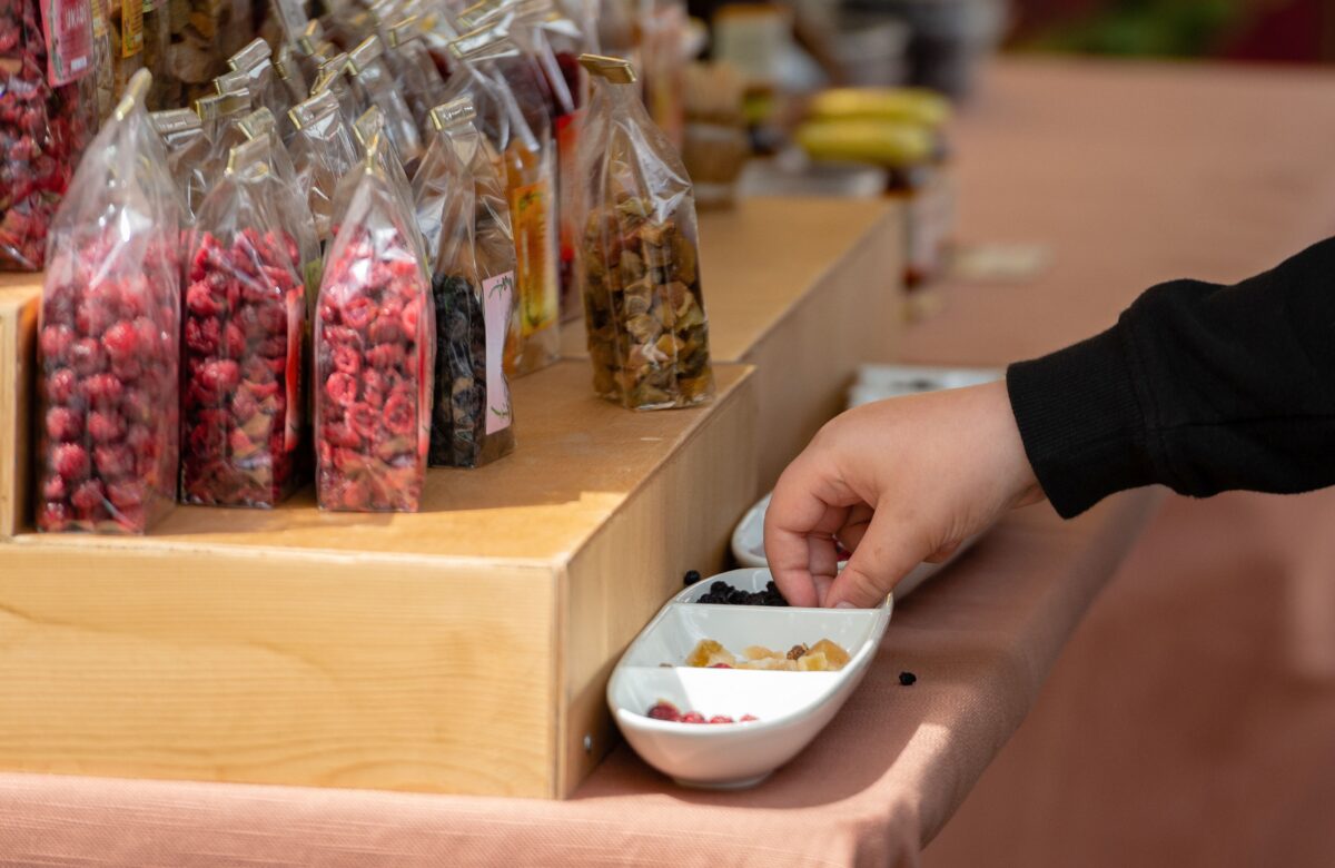 Distribuir amostras grátis vale a pena?