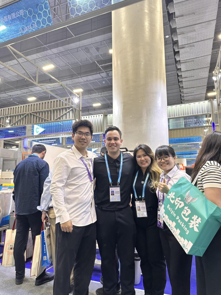 Fotos de Léo Mello e dos colaboradores da CetroX na Canton Fair 2026 na China.