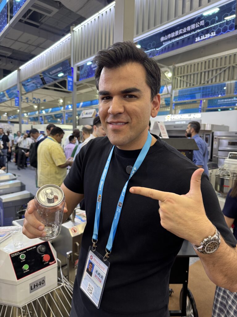 Fotos de Léo Mello e dos colaboradores da CetroX na Canton Fair 2026 na China.