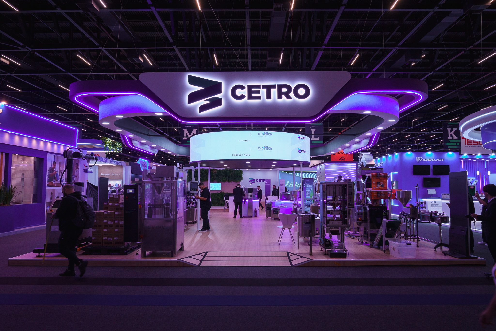 Fotografias do estande da Cetro na Fispal Tecnologia 2026.