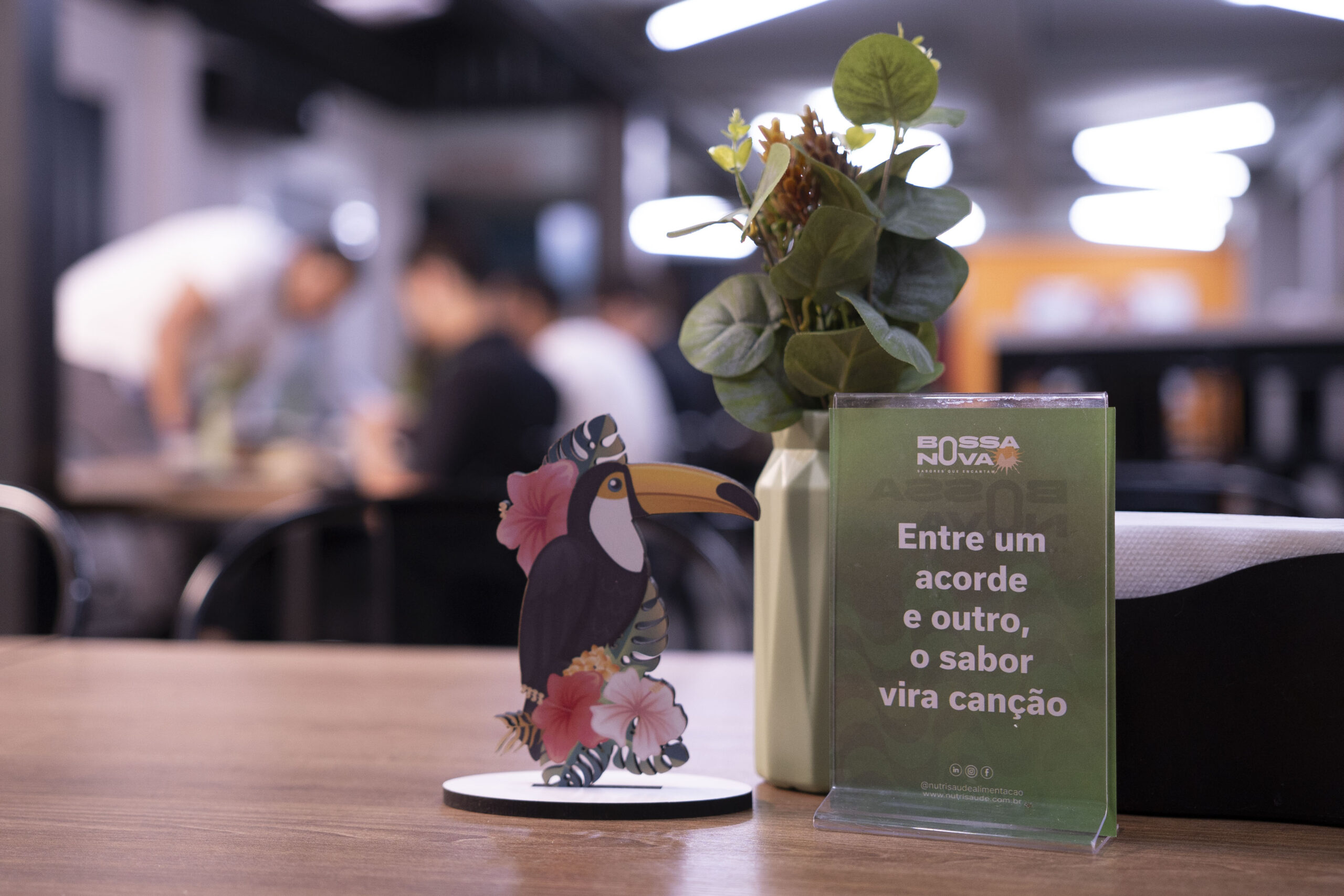 Decorações do almoço especial de Bossa Nova, inspiradas no Rio de Janeiro, no Restaurante Cetro.