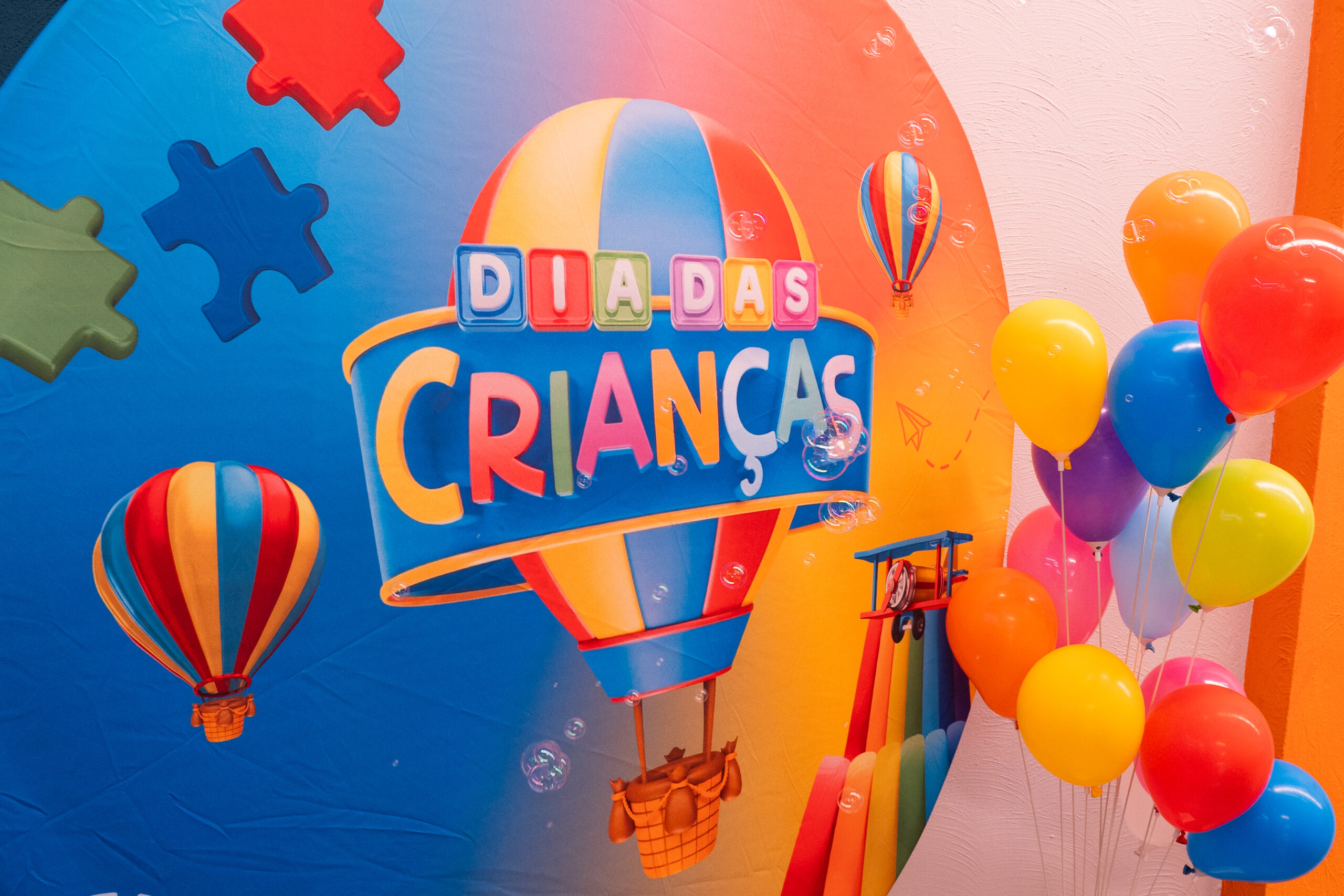 Decoração do Restaurante Cetro para o almoço especial e das bags com os brindes do Dia das Crianças.