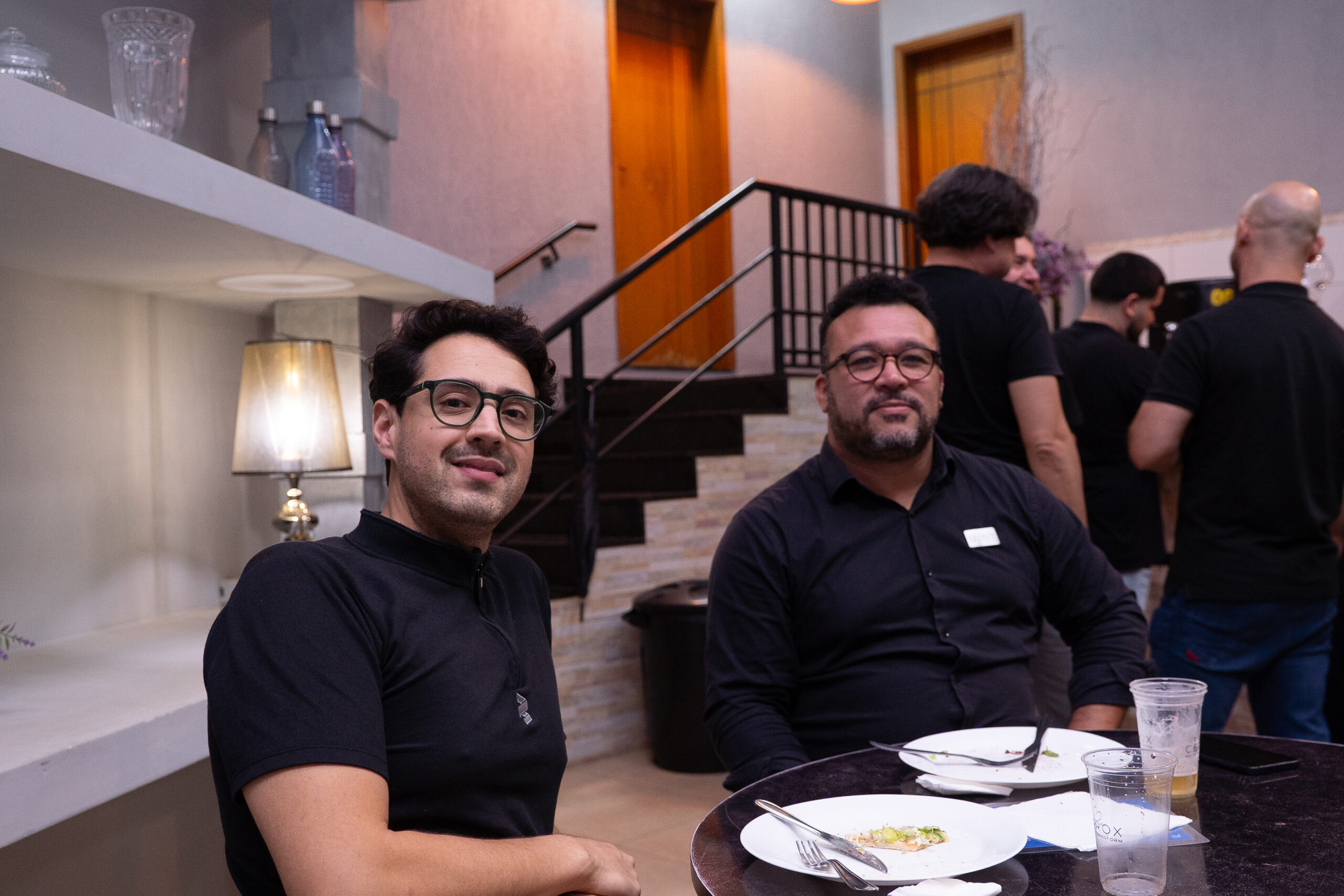 Colaboradores do Comercial da Cetro no jantar de Dia do Profissional de Vendas.