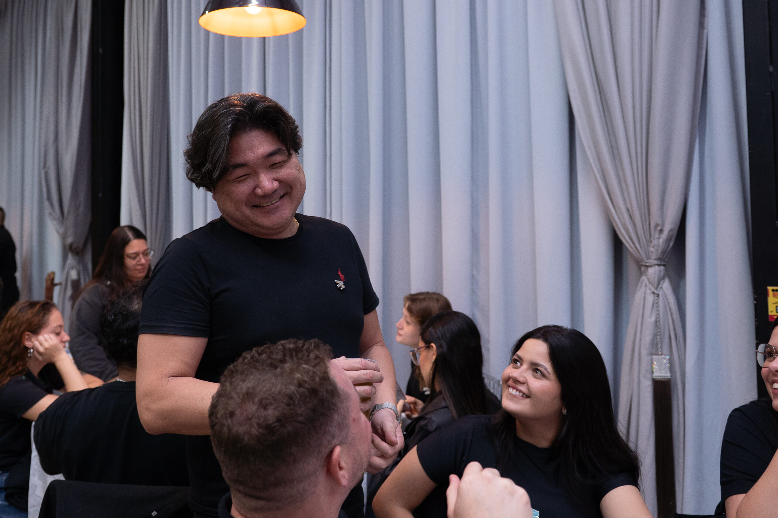 Colaboradores do Comercial da Cetro no jantar de Dia do Profissional de Vendas.