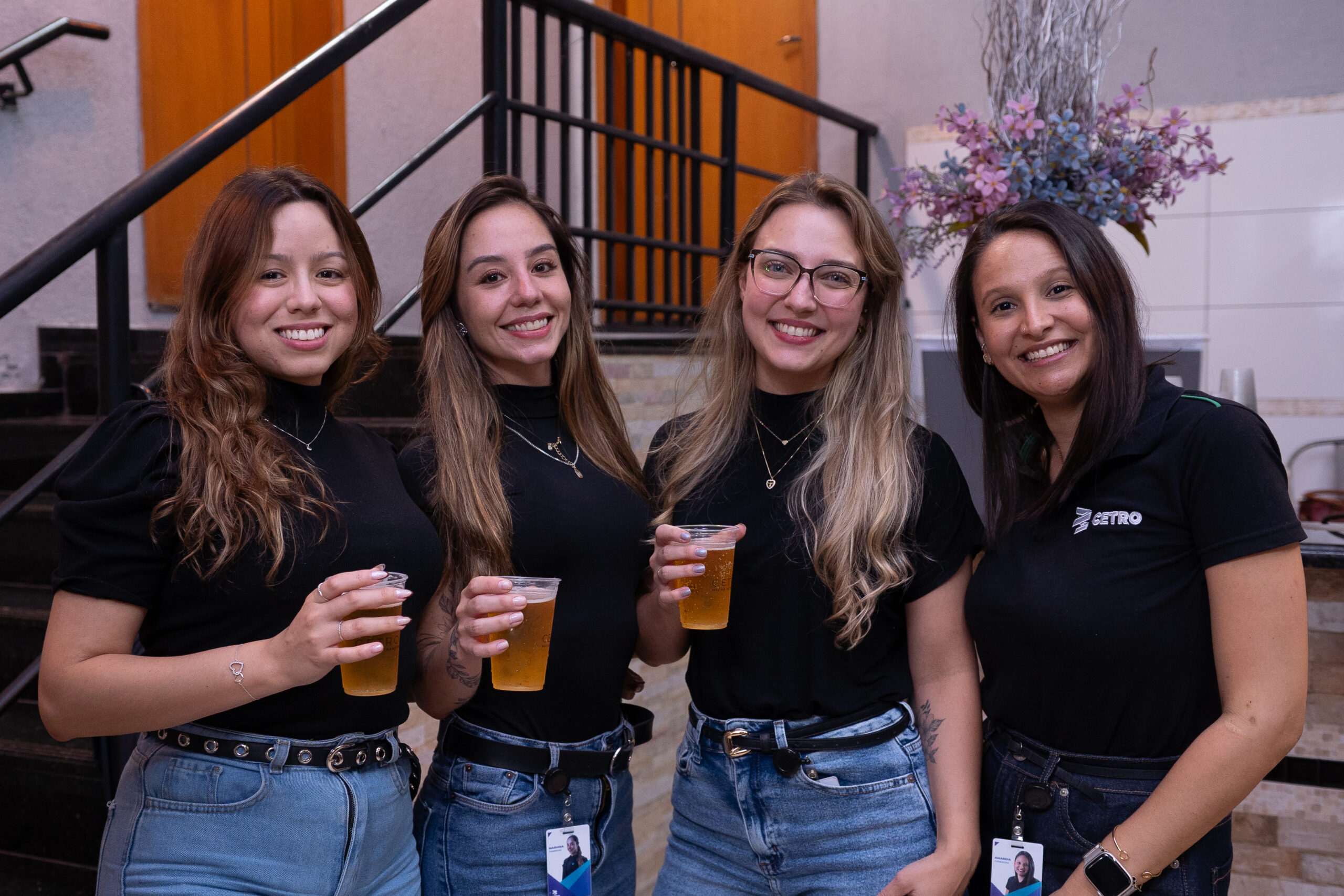 Colaboradores do Comercial da Cetro no jantar de Dia do Profissional de Vendas.