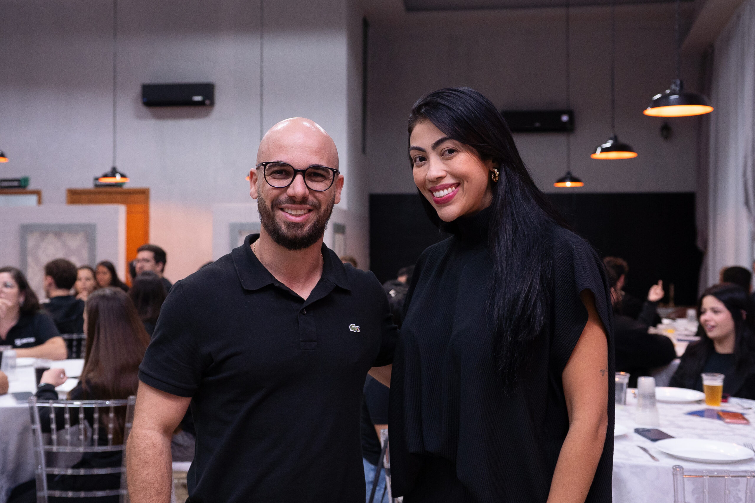 Colaboradores do Comercial da Cetro no jantar de Dia do Profissional de Vendas.